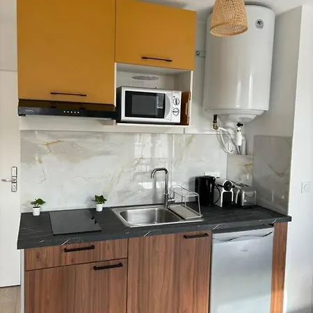 - Le 103